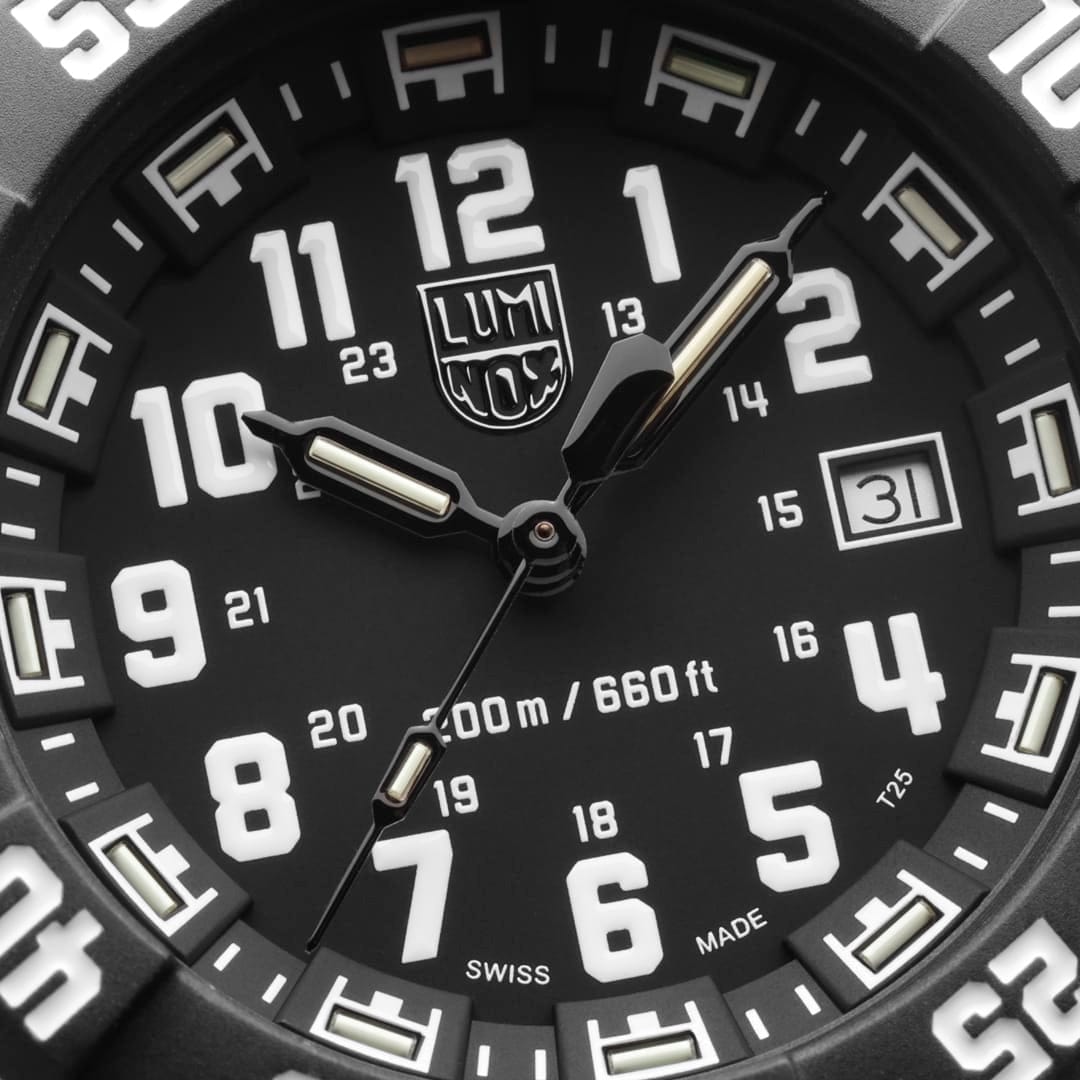 Luminox Navy SEAL 44 mm Taucheruhr 200 Meter wasserdicht Herrenuhr XS.3551