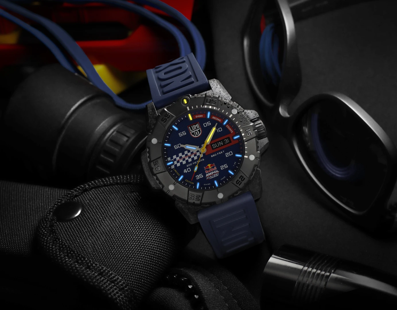 Luminox Master Carbon Seal RedBull Automatic 45 mm Militäruhr Herrenuhr XS.3863.ARB