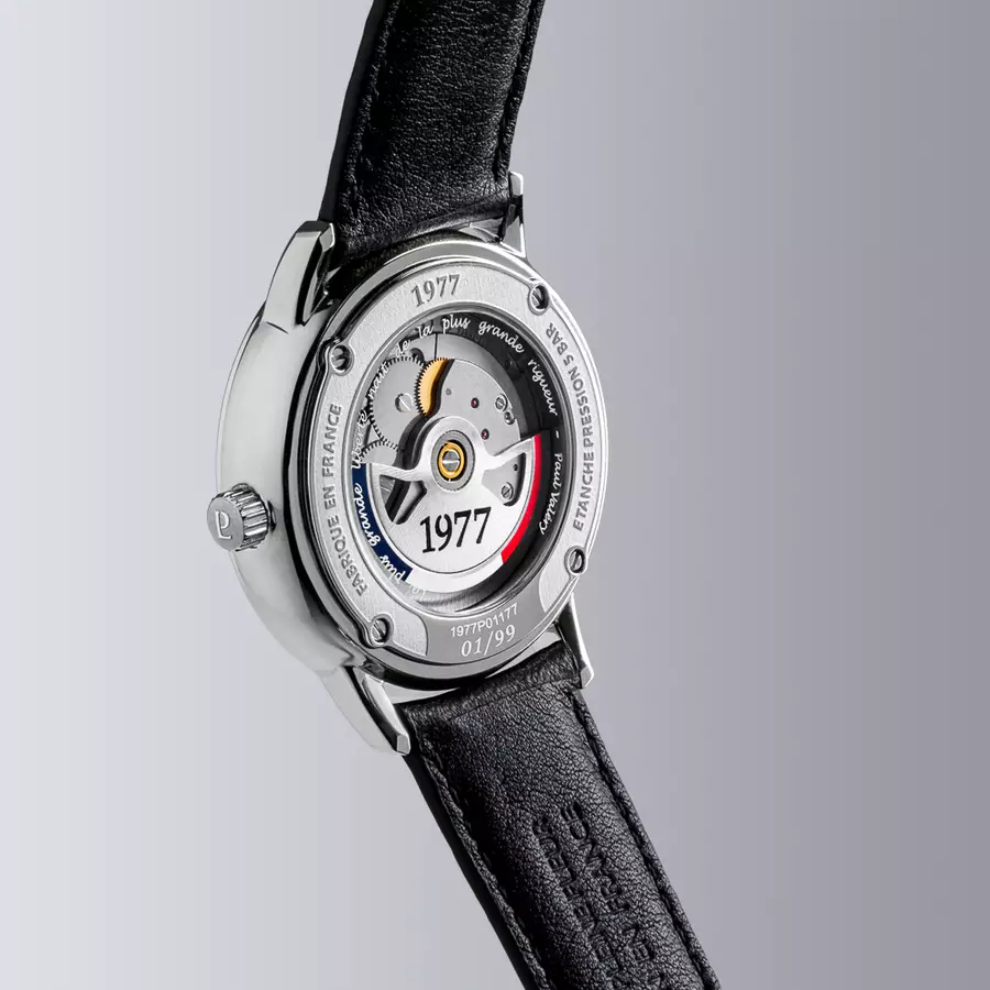 1977 EDMOND Automatique, 40 MM, Cadran Bleu Glacier, Bracelet Cuir Noir Herrenuhr 1977P01163