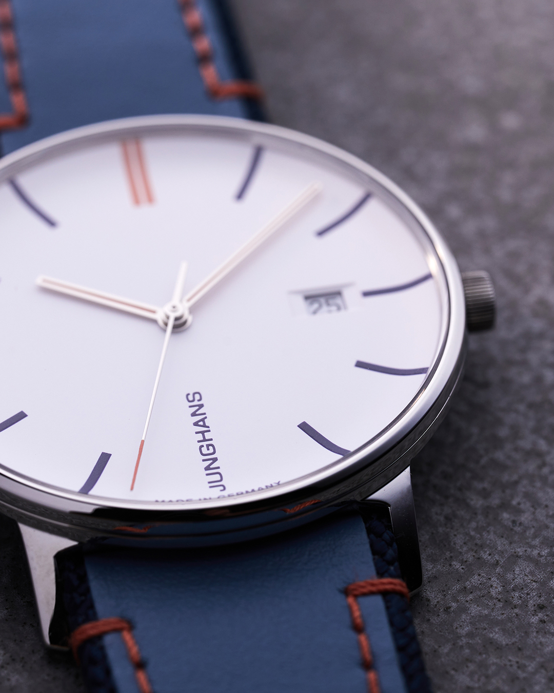 Junghans FORM Quarz Blaues Lederband Damenuhr 41/4481.00
