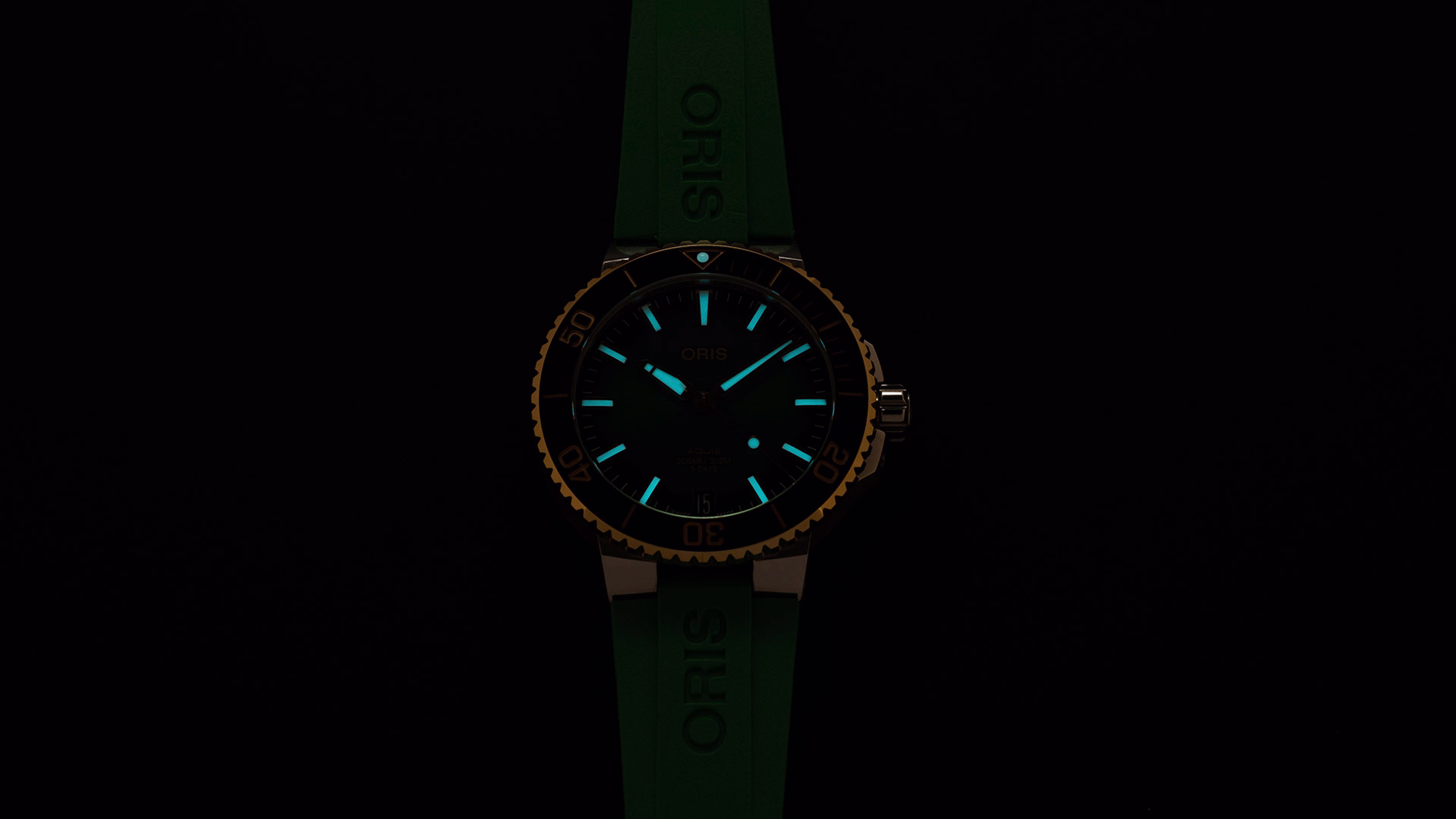 Oris Aquis Date Calibre 400 41,5mmTaucheruhr, Grün Herrenuhr 01 400 7769 6357-07 4 22 77FC