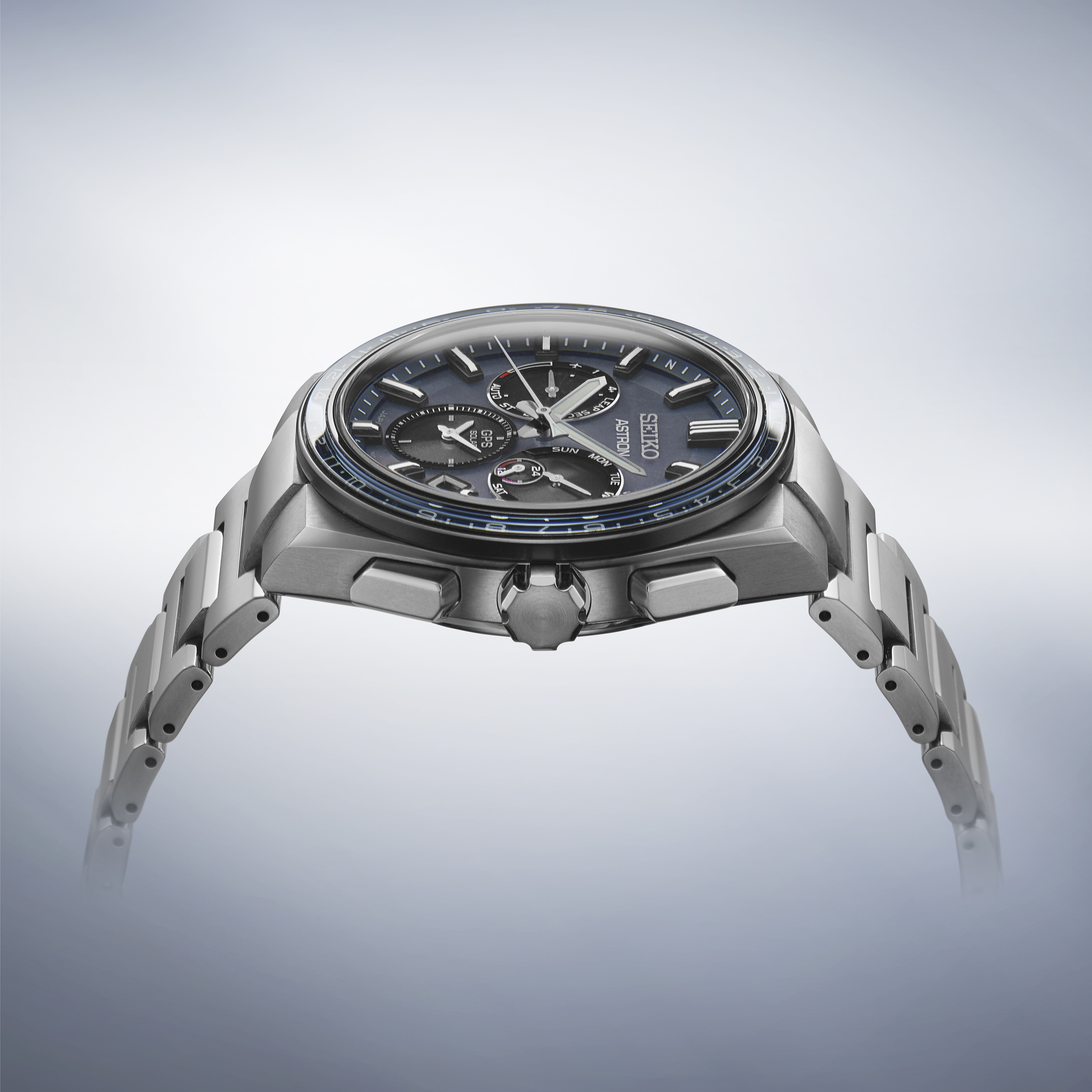 Seiko Astron GPS Solar Dual-Time Herrenuhr SSH109J1
