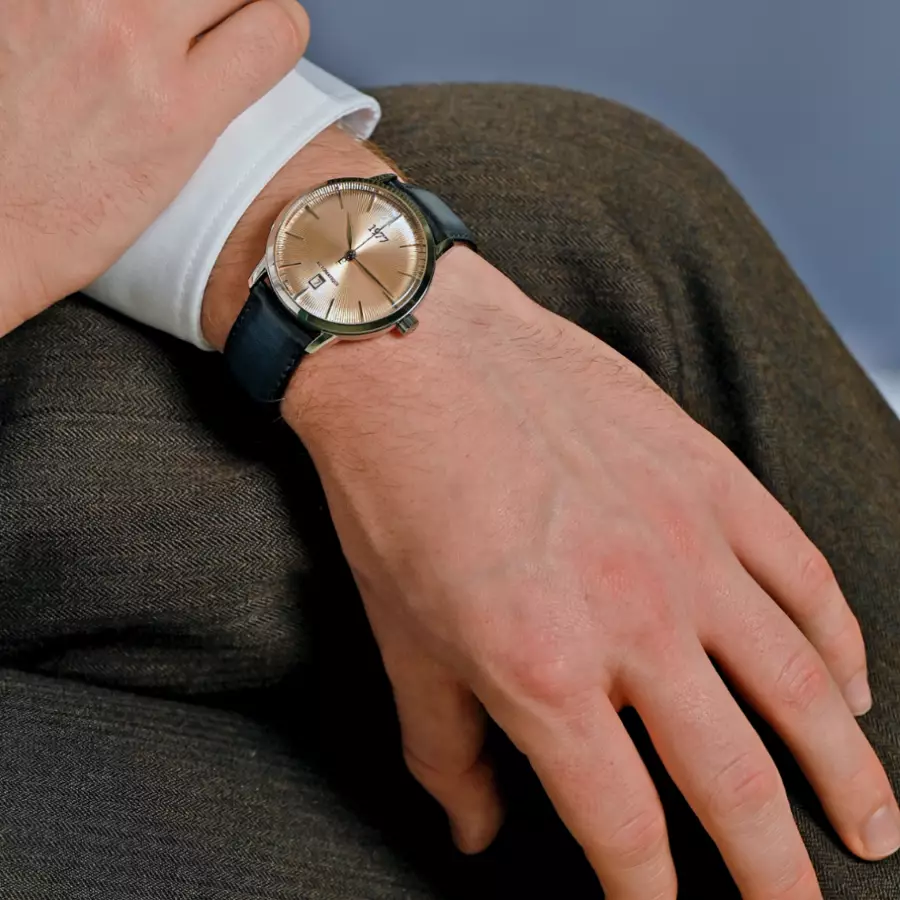 1977 EDMOND Automatique, 40 MM, Cadran Saumon, Bracelet Cuir Noir Herrenuhr 1977P01156