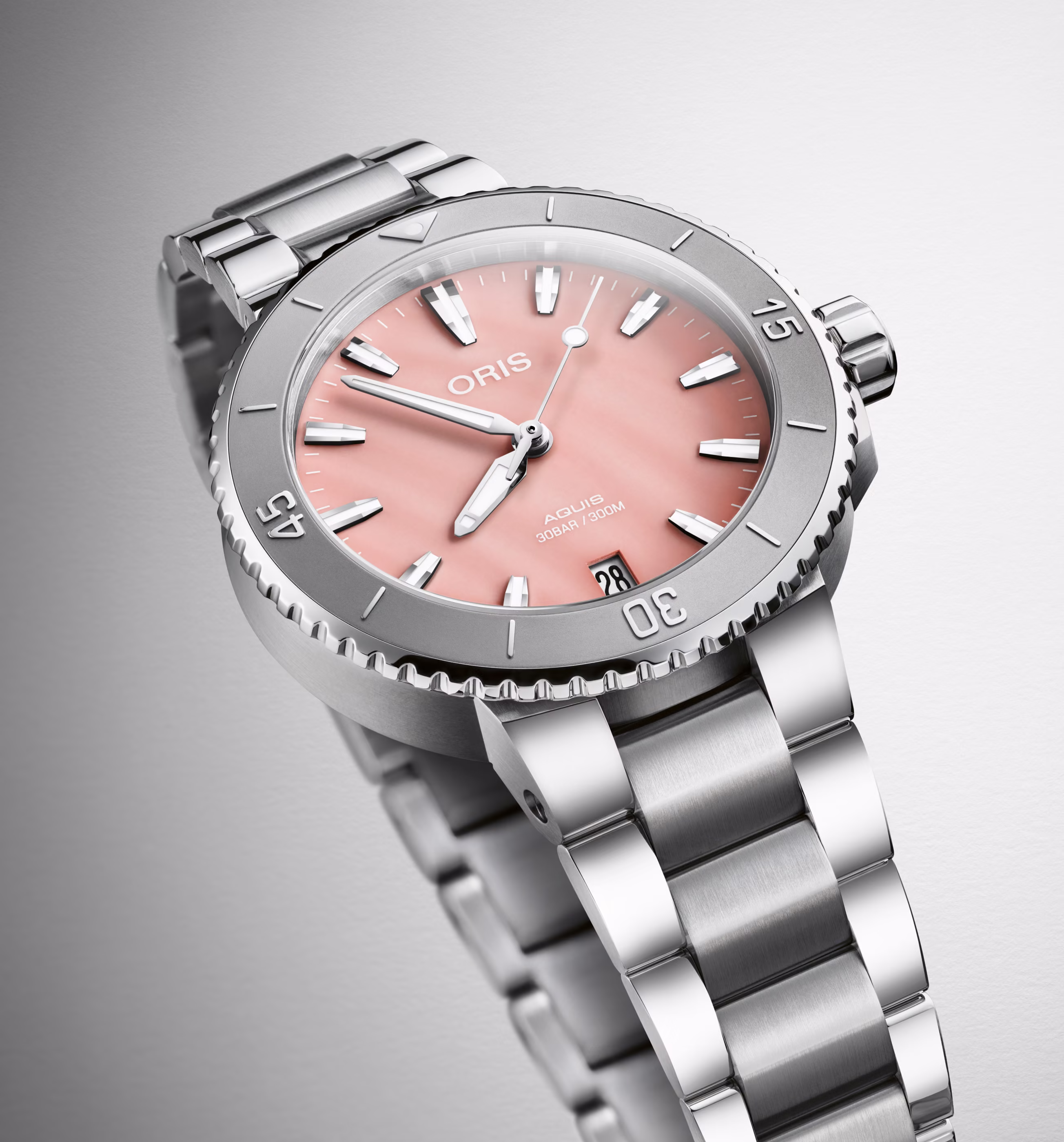 Oris Aquis Date 36,5mm Rot Perlmutt Damenuhr 01 733 7770 4158-07 8 18 05P
