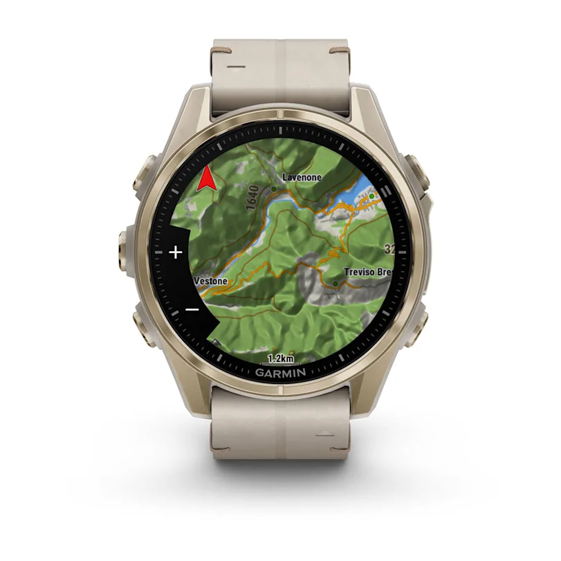 Garmin fēnix® 8 - 43 mm AMOLED Sapphire Nebelgrau/Softgold mit Lederarmband und Silikonband 010-02903-40