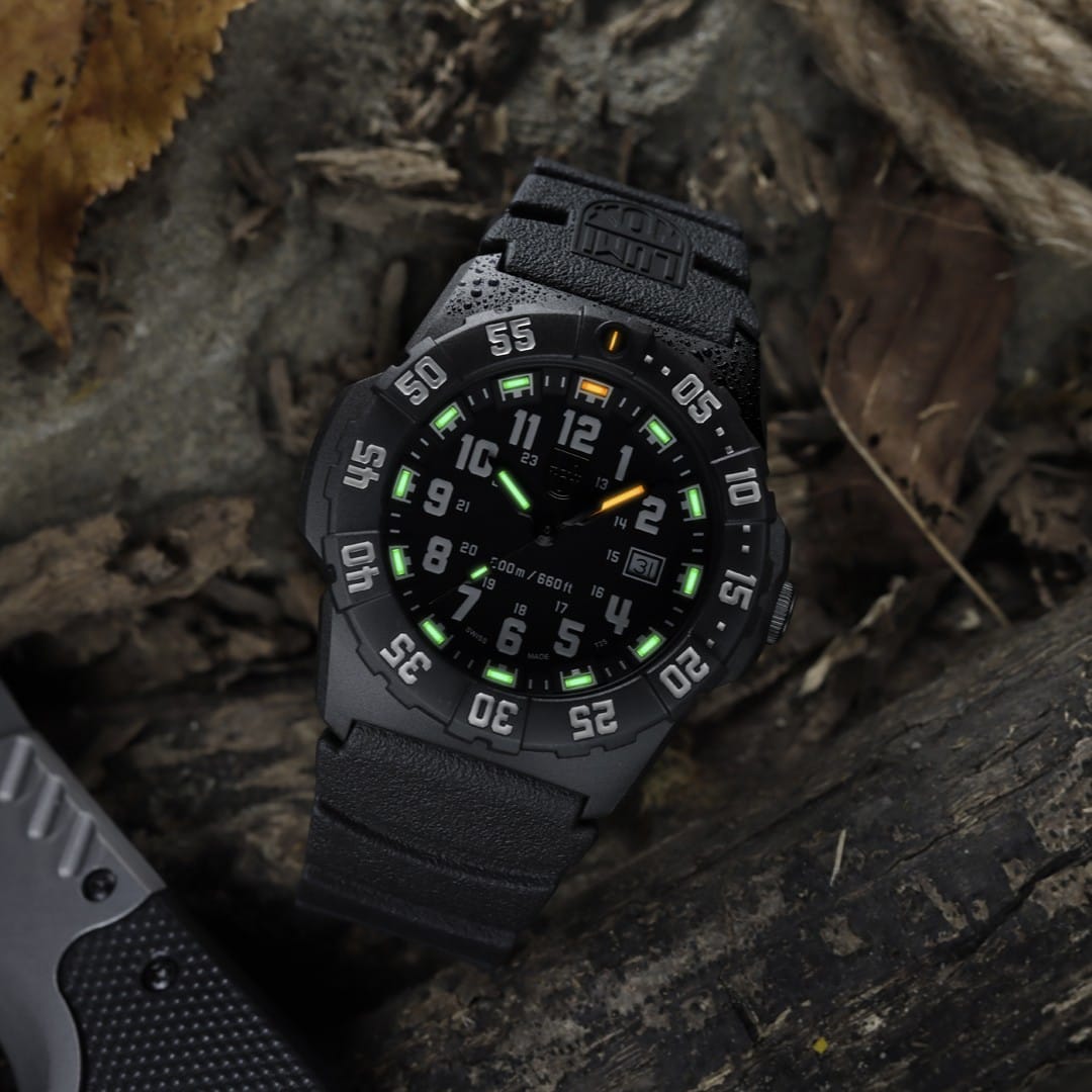Luminox Navy SEAL 44 mm Taucheruhr 200 Meter wasserdicht Herrenuhr XS.3551