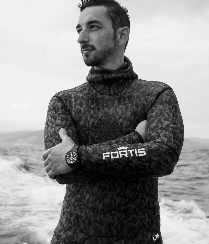 Fortis MARINEMASTER M44 DLC RESIN AUF HORIZON STRAP Herrenuhr F8120030