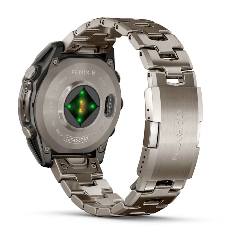 Garmin fēnix® 8 - 47 mm AMOLED Sapphire Graphit/Titanium Titan 010-02904-11 Bundle mit orangenem Silikonband 