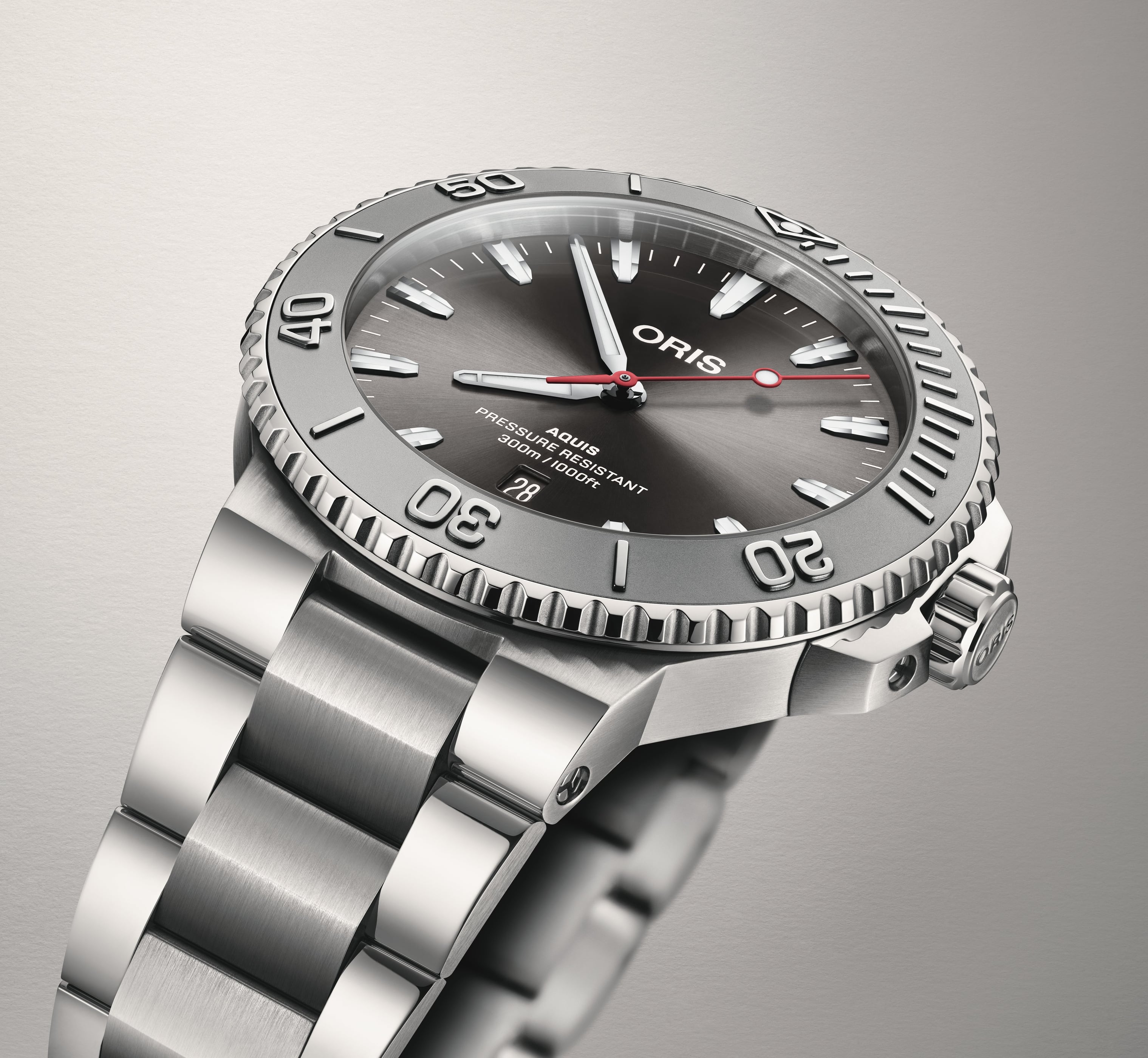 Oris AQUIS DATE RELIEF Herrenuhr 01 733 7789 4153-07 8 23 04PEB