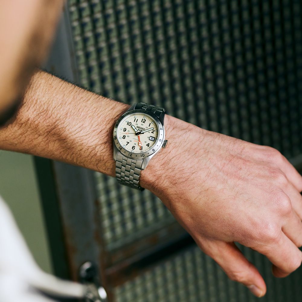 Seiko Seiko 5 Sports Automatik GMT 39mm, Edelstahl, Elfenbein Herrenuhr HDB002K1