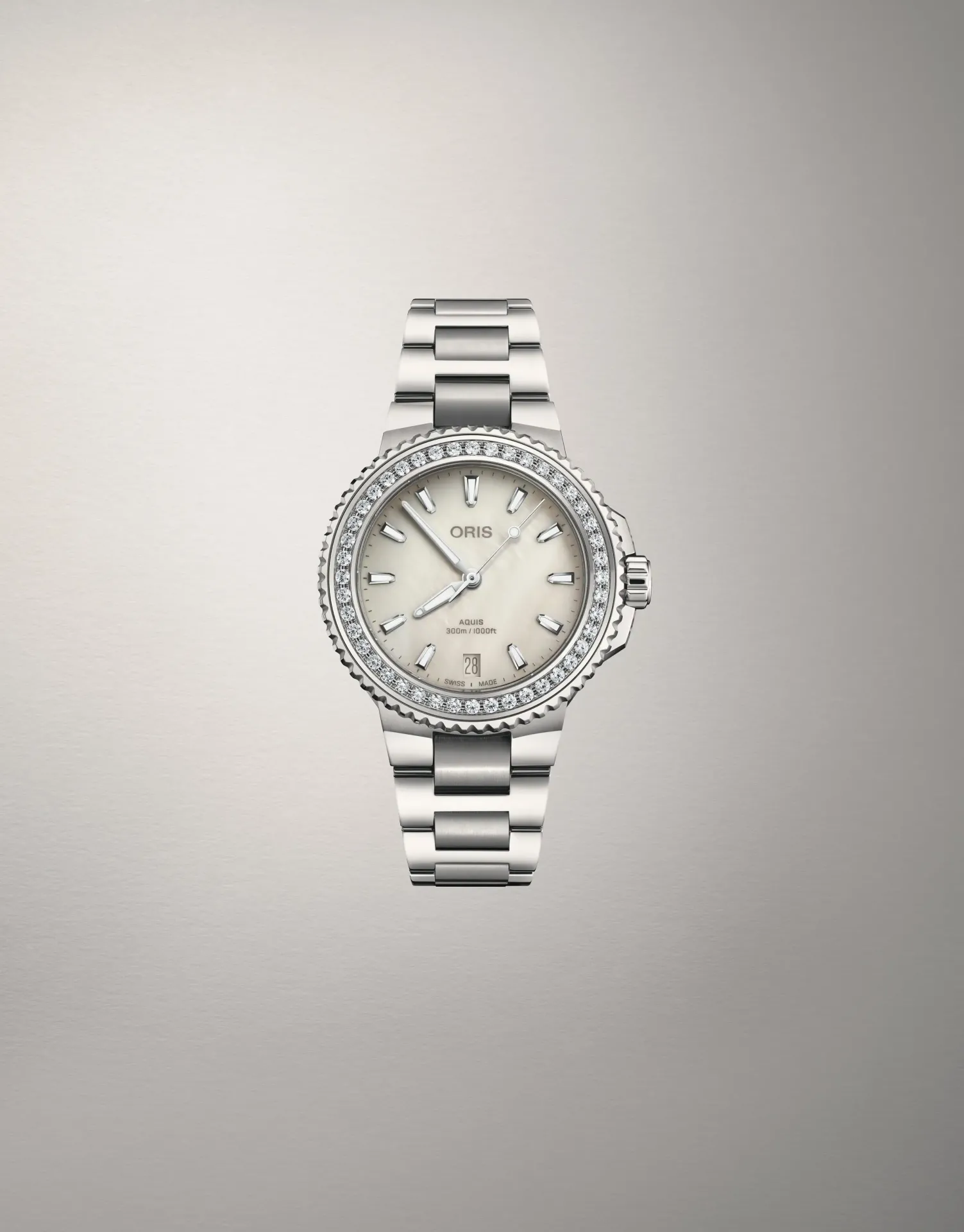 Oris Aquis Date Diamonds 36,5mm Damenuhr 01 733 7792 4956-07 8 19 05P