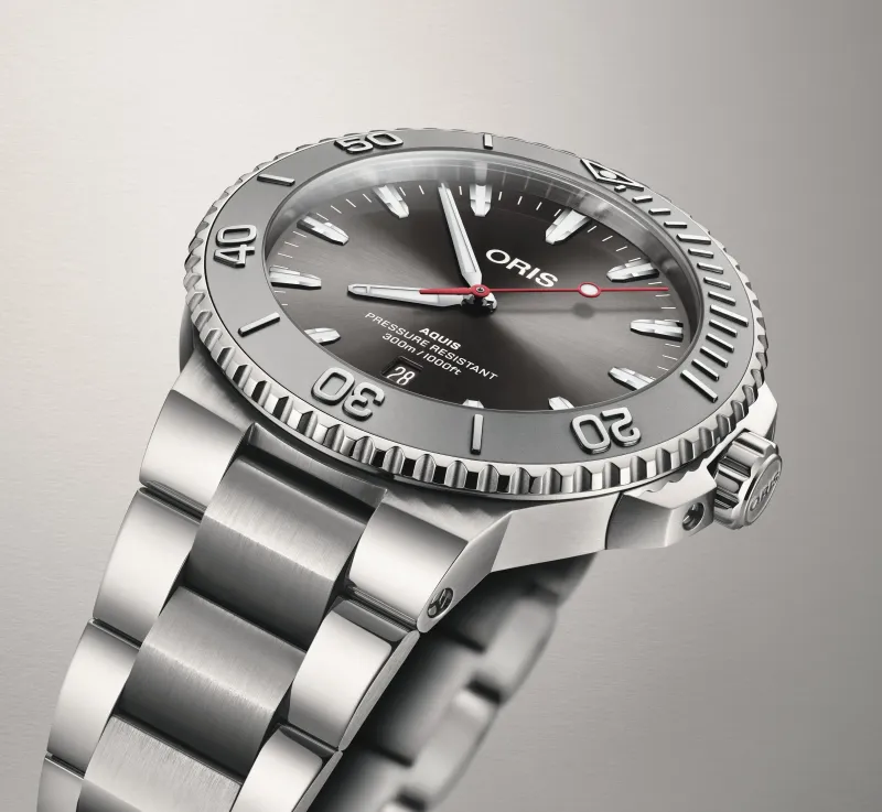 Oris AQUIS DATE RELIEF Herrenuhr 01 733 7789 4153-07 8 23 04PEB